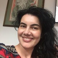 Clara Burghelea Headshot